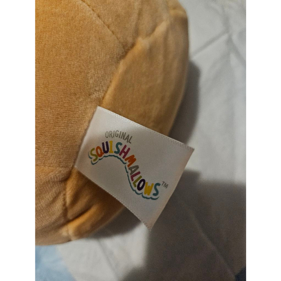 Deja the Chocolate Donut 8" Squismalllow NEW - Picture 8 of 10